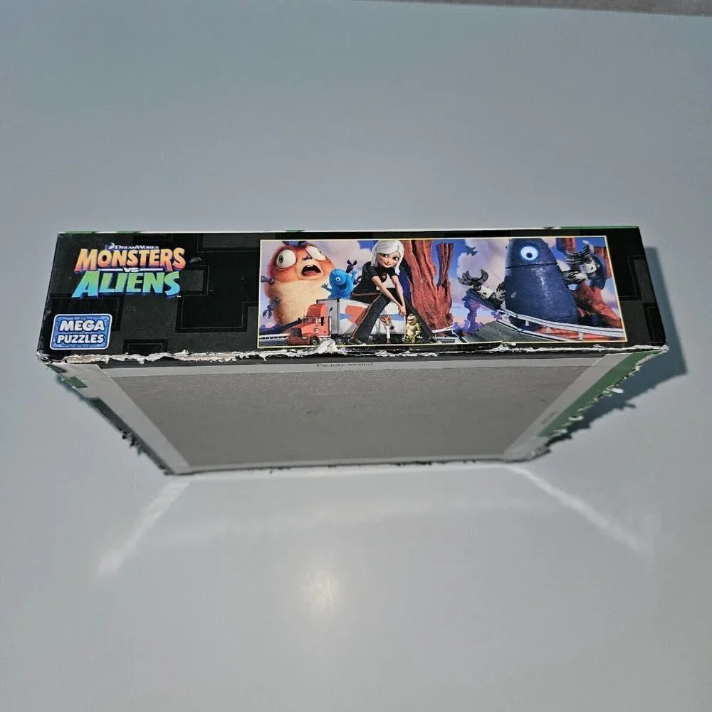 Monsters vs Aliens Panoramas Jr Jigsaw Puzzle 150 Pieces Panoramic READ AS IS